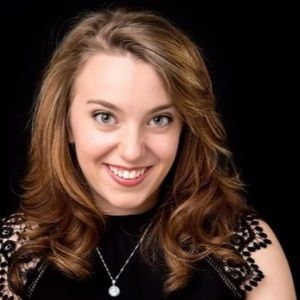 Meet your Posher, Alyxandra